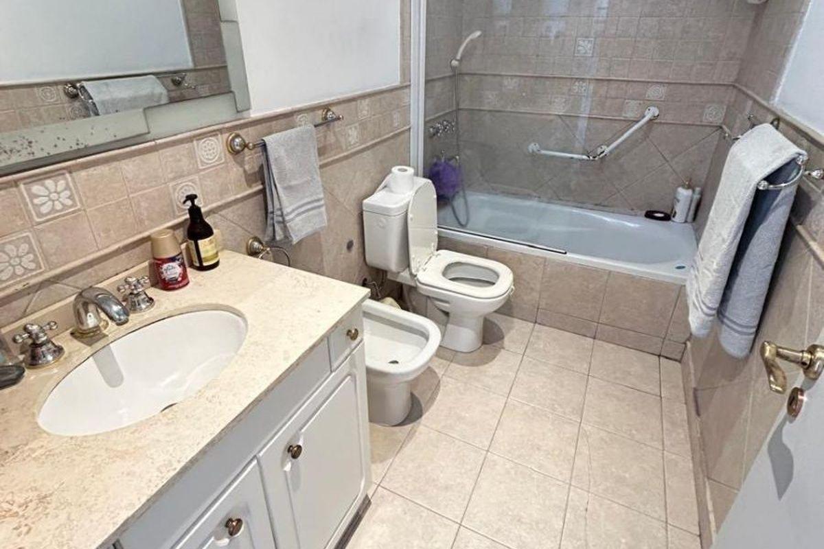 Foto de Casa de 276 m² con 5 dormitorios en venta en Coghlan, imagen 4