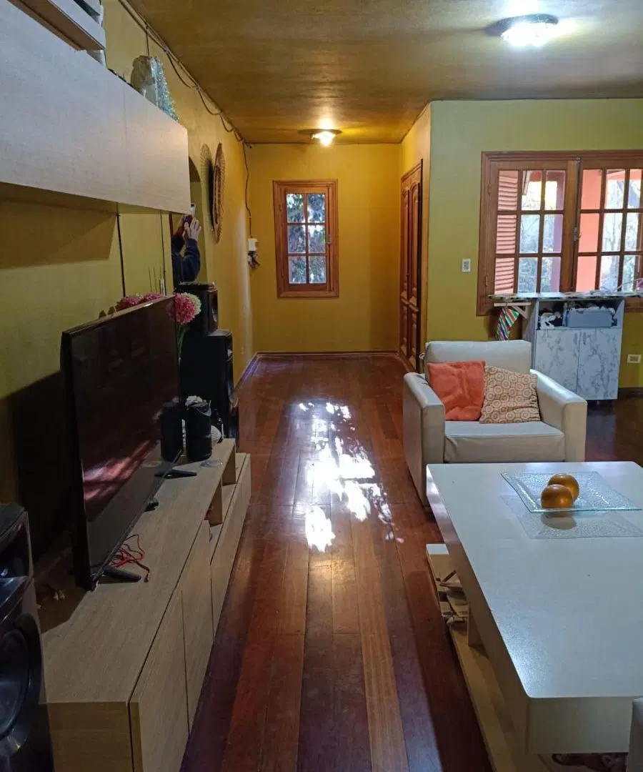 VENDO HERMOSA CASA CON TERRENO MUY ARBOLADO 5