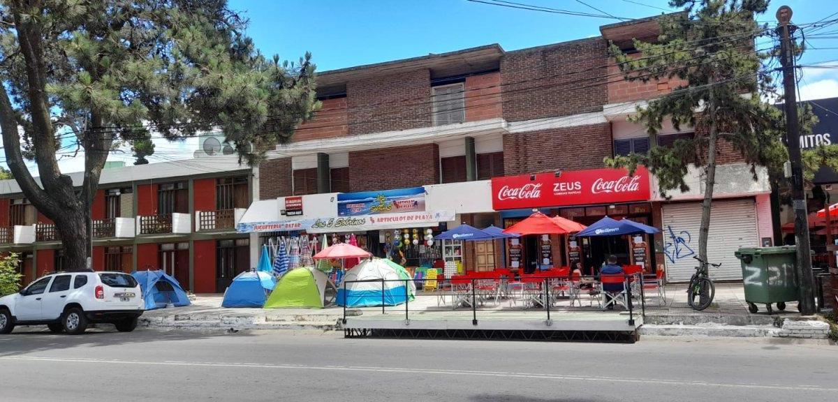 5 Locales + 6 Departamentos 4