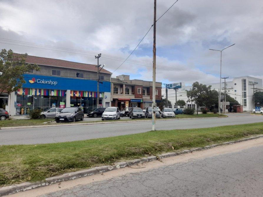 LOCAL AL FRENTE SOBRE AVENIDA