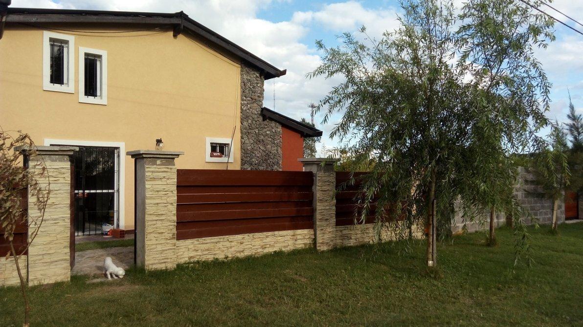 Complejo de 4 Casas con Pileta 5