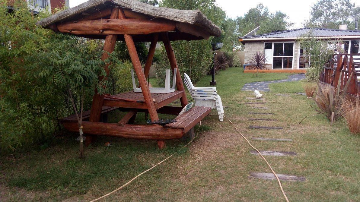 Complejo de 4 Casas con Pileta 1