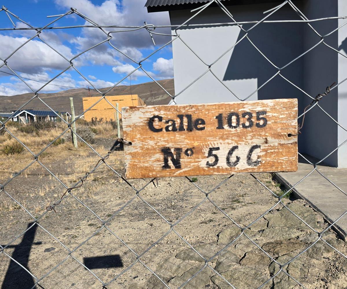 Casa Barrio Jardines de Calafate 1