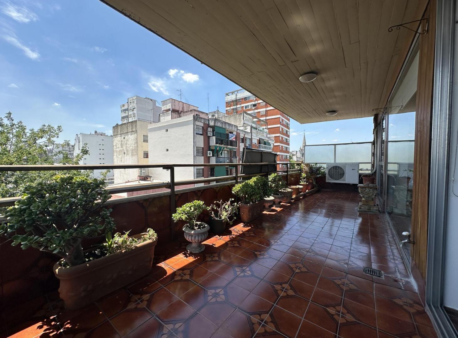 Departamento en Venta En Flores 4 ambientes con cochera y balcón aterrazado