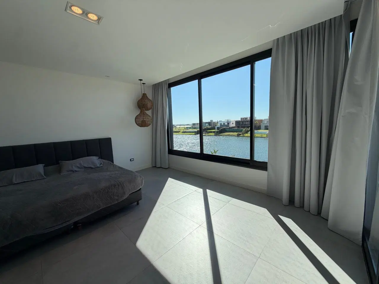Departamento en Puertos del Lago 4