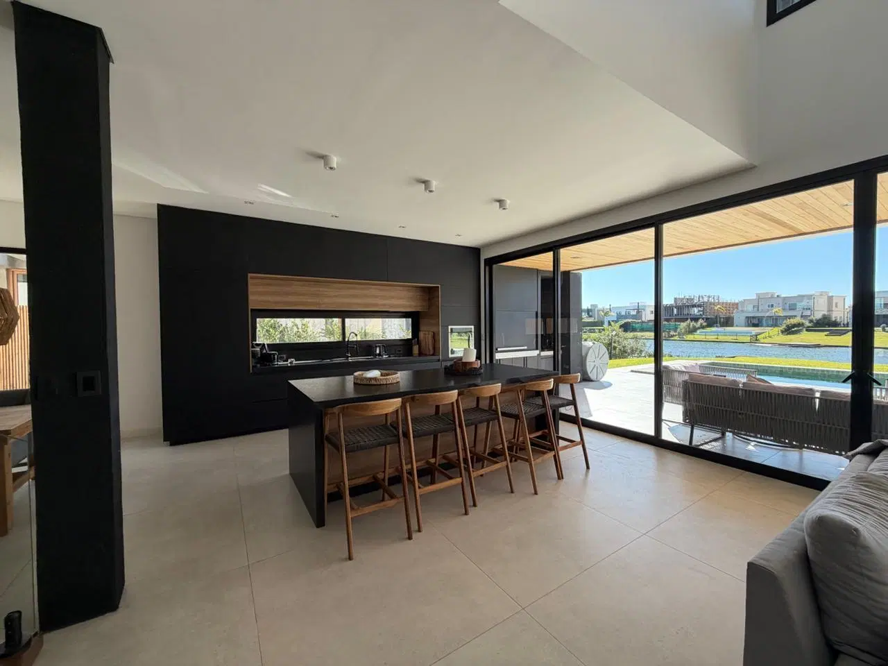 Departamento en Puertos del Lago 5