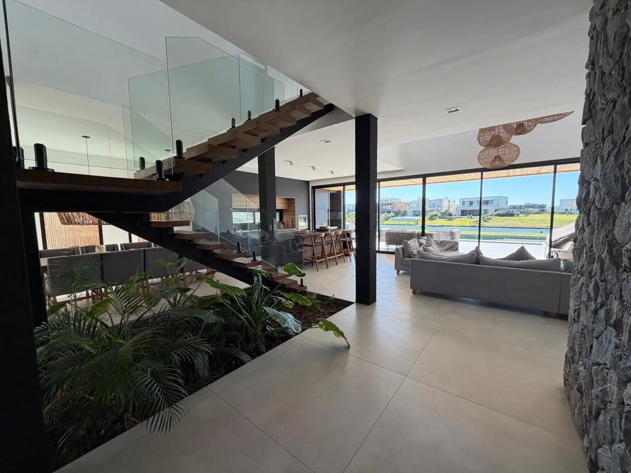 Departamento en Puertos del Lago 3