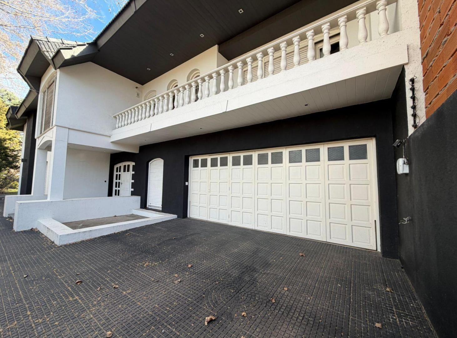 Foto de Casa 7 ambientes en venta con cocheras en Martinez, imagen 1