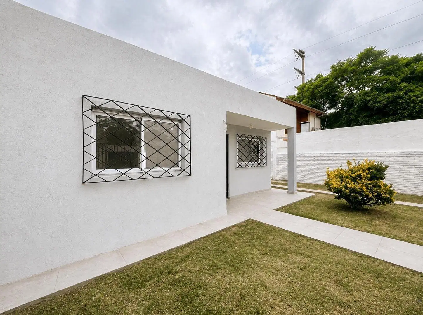 Venta casa a estrenar con parque y financiacion en Adrogue 4