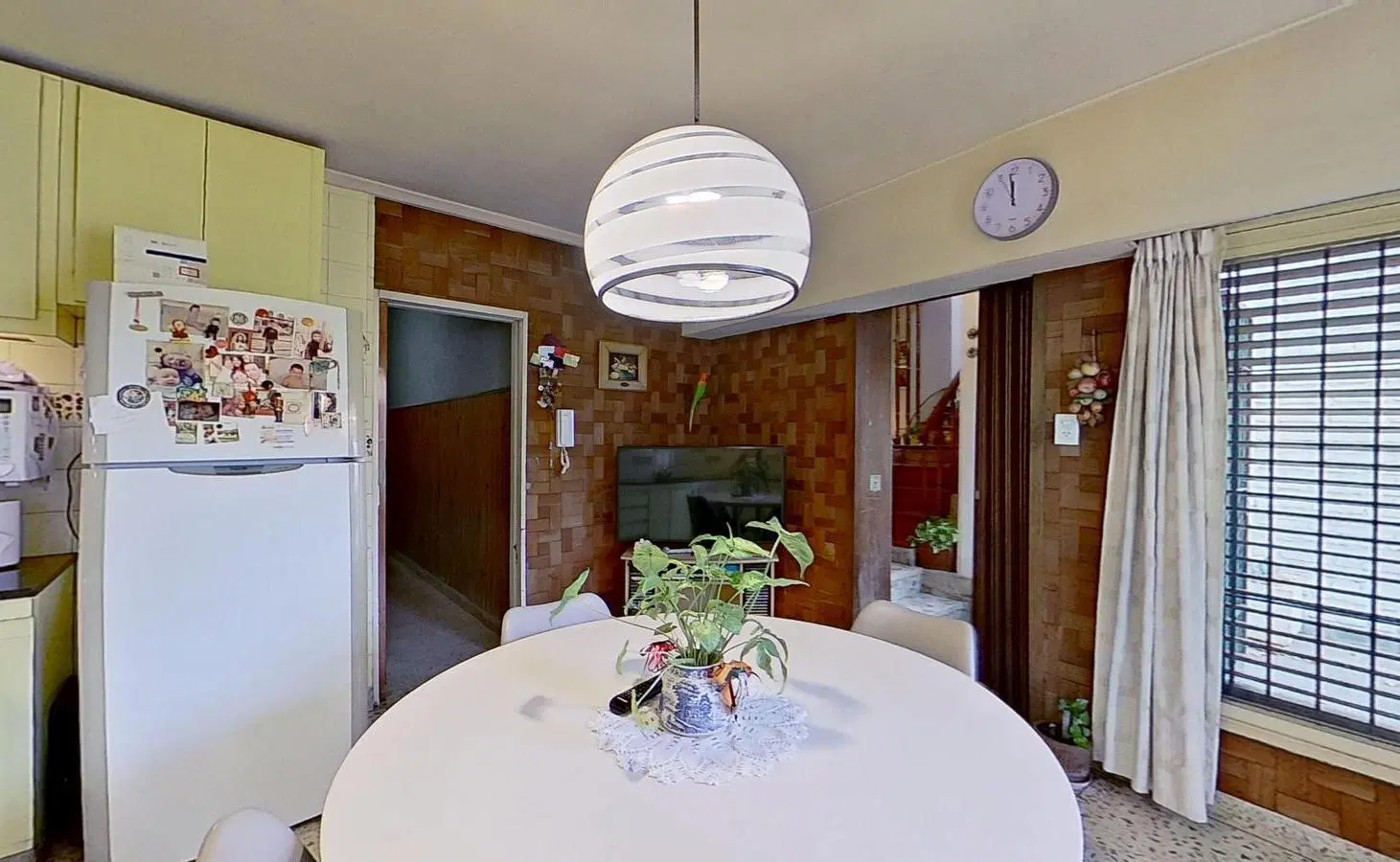 Casa en Venta con Jardín, Pileta y Quincho Lanús 3