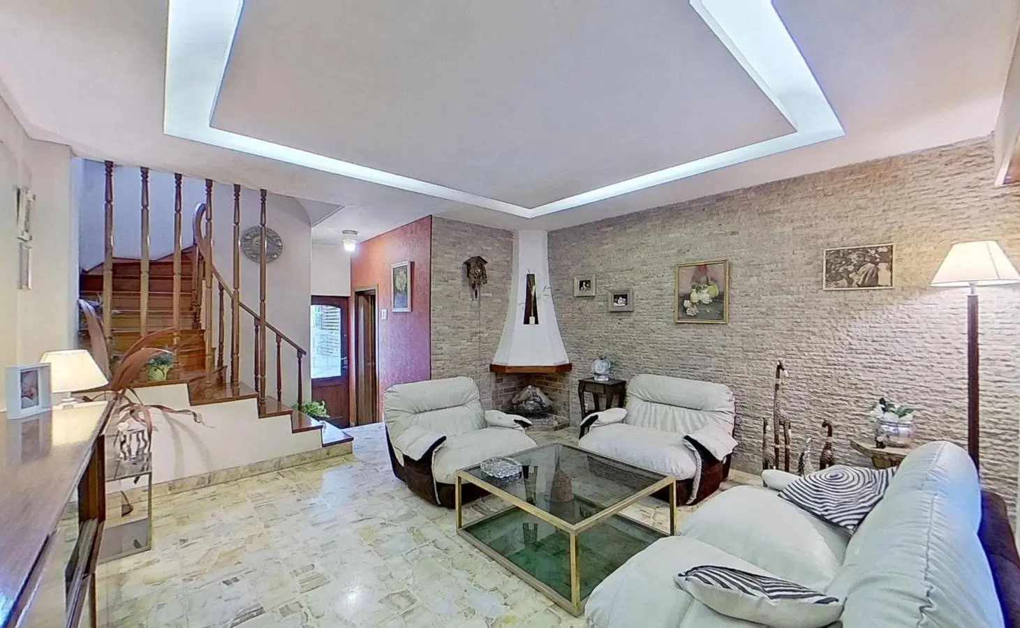 Casa en Venta con Jardín, Pileta y Quincho Lanús 5