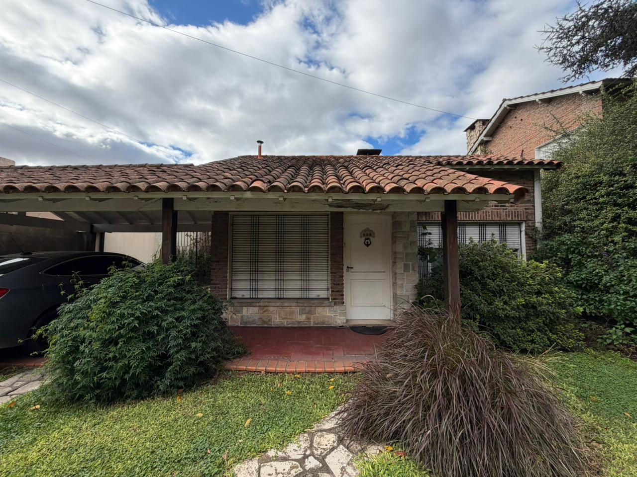 Foto de Venta Casa con parque en zona centrica de Adrogue, imagen 4