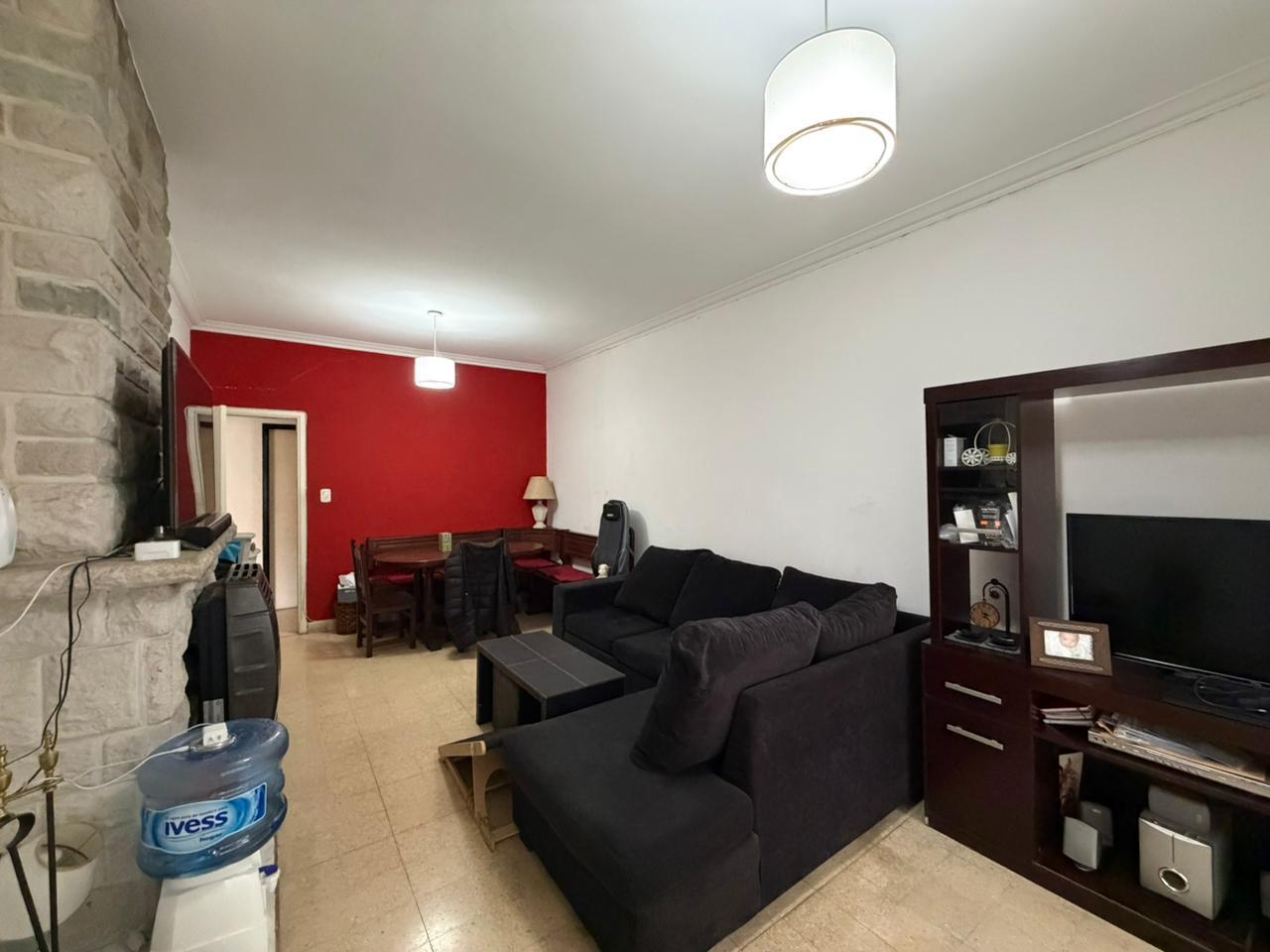 Foto de Venta Casa con parque en zona centrica de Adrogue, imagen 3