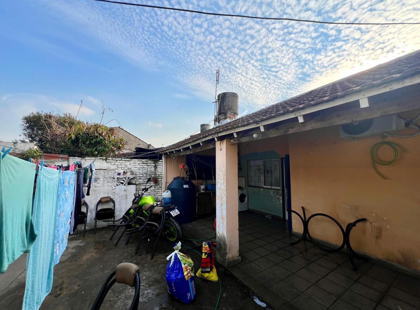 Foto de Venta Casa con Galpon y Parque en Adrogue, imagen 5
