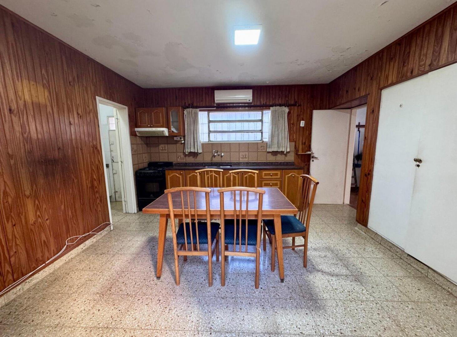 Foto de VENDO CASA PLANTA BAJA EN PUEYRREDON, imagen 2