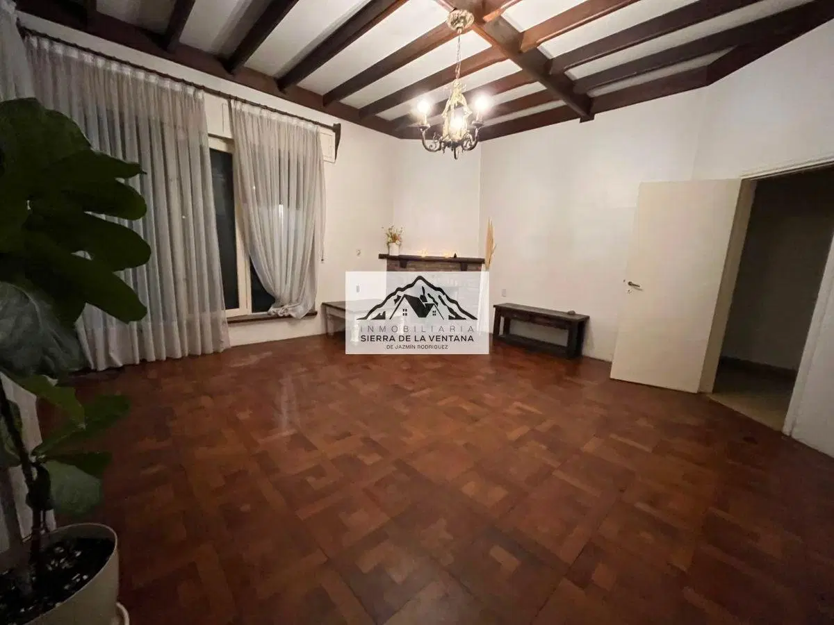 Casa en venta c/ cochera en Sierra de la Ventana 5