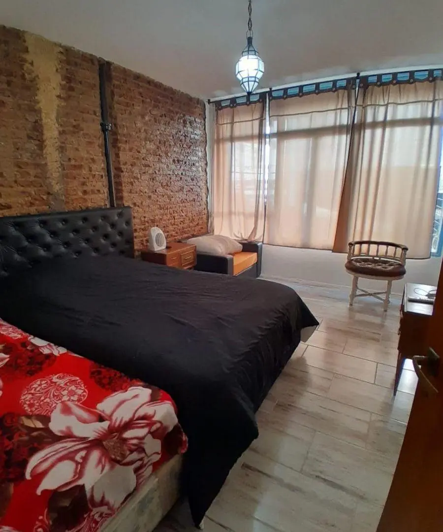 Departamento 2 ambientes sobre Rivadavia 3