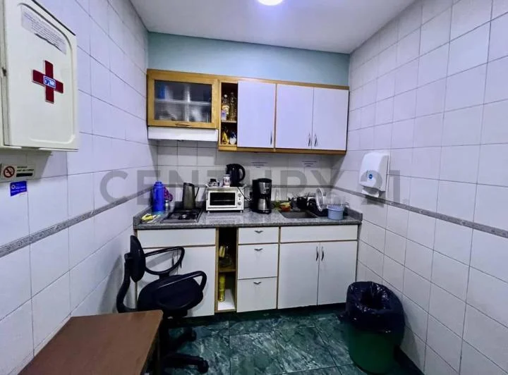 Foto de Imponente nave administrativa en alquiler – Depósito, oficinas y cocheras – Apto todo destino, imagen 3