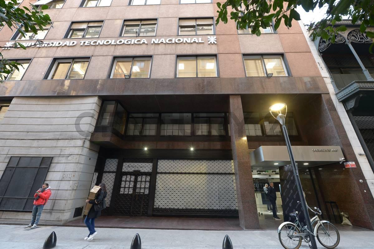 Imponente local en Microcentro - SIN EXPENSAS