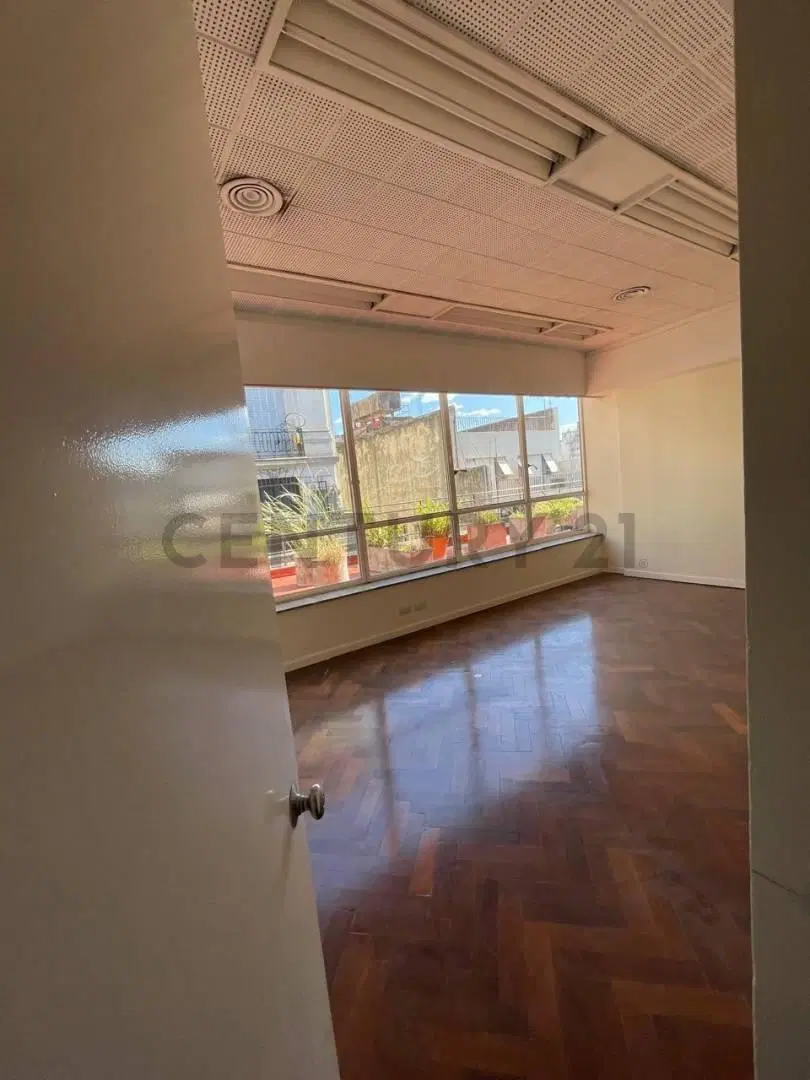 Microcentro – Tucumán 800 – Oficina Corporativa 110 m² – Espacio Versátil - Ubicación Estratégica. 2