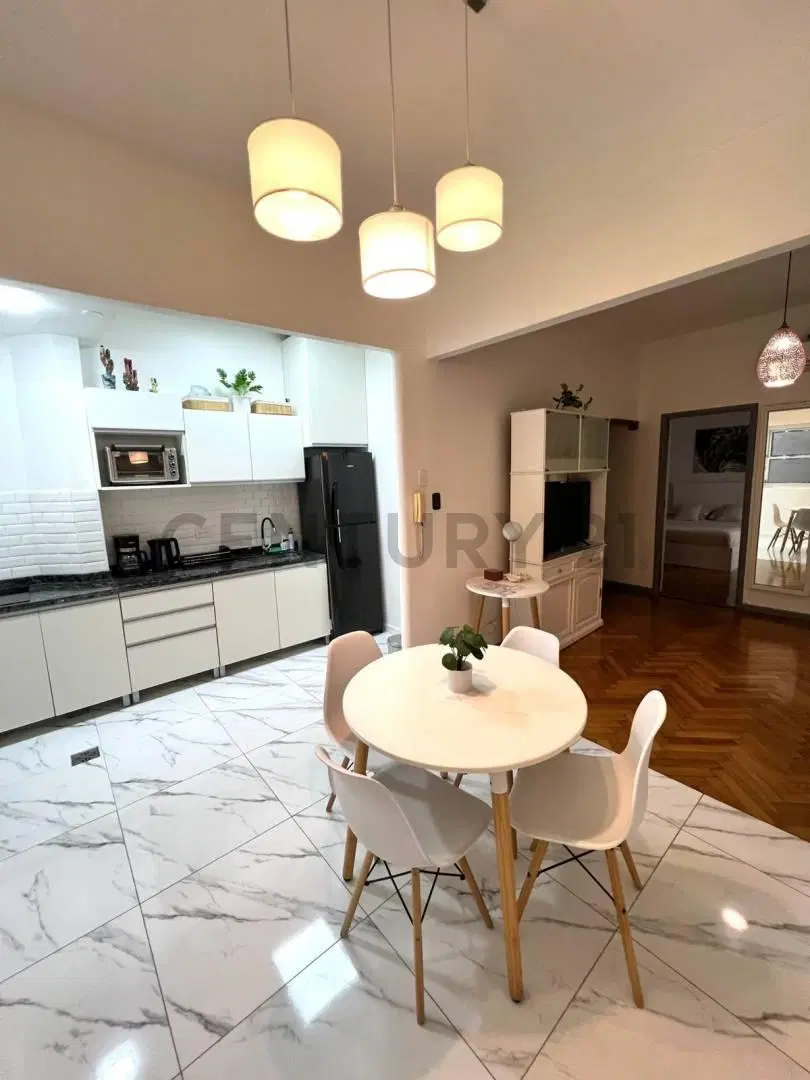 ALQUILER 2 AMBIENTES AMPLIO Y REMODELADO EN LO MEJOR DEL CENTRO DE BUENOS AIRES 2