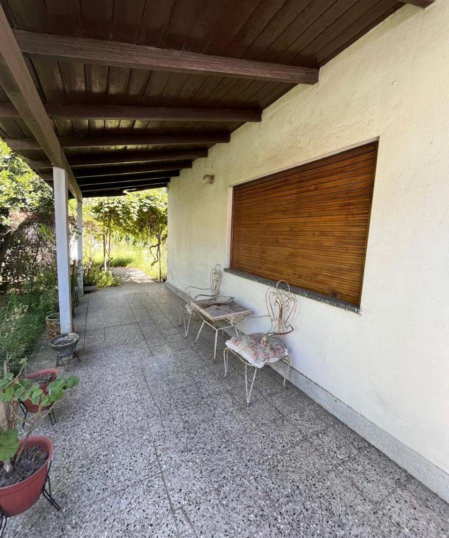 Foto de Chalet con depto Ubicado sobre calle 848 a mts de Av. Cno. Gral, imagen 4