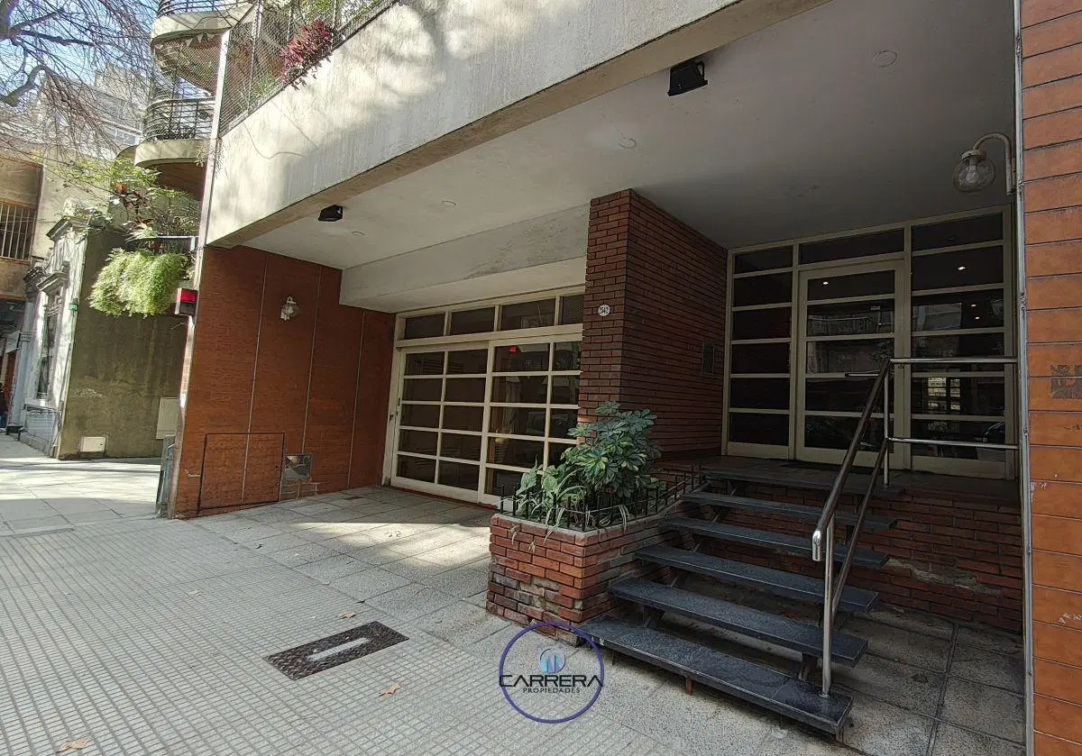 Alquiler 3 Ambientes con Balcon al frente y Cochera- Reciclado- Palermo/ Belgrano 2