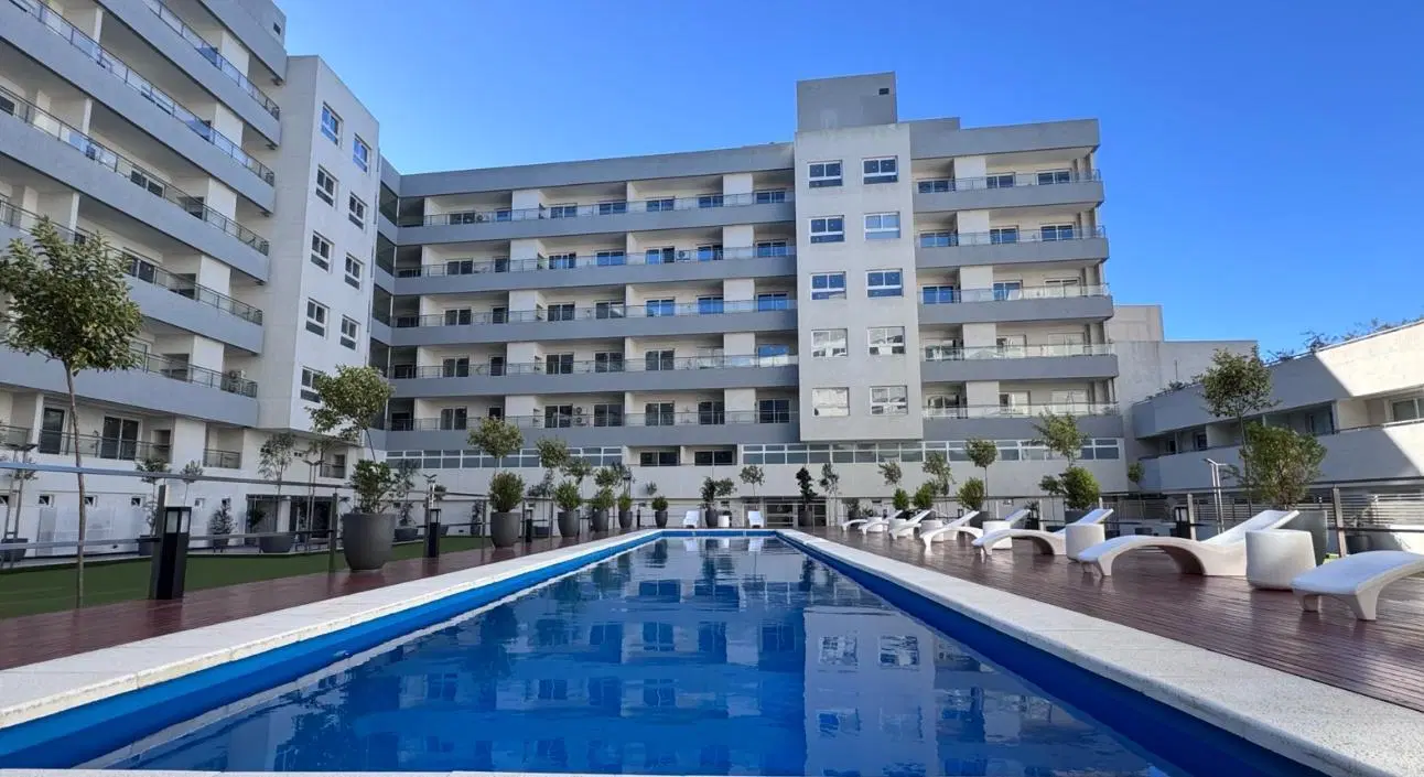 Departamento en alquiler en Canning Center 3