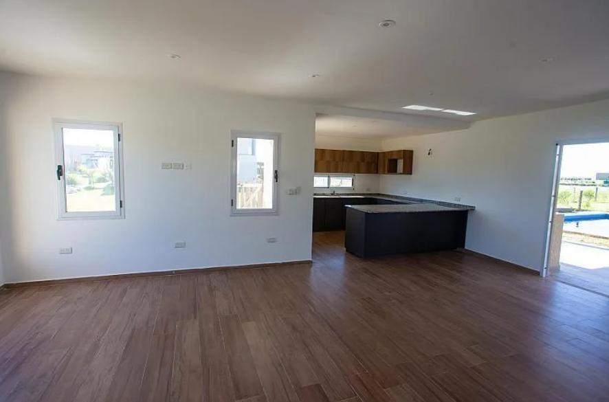Foto de Casa en venta en Santa Clara al Sur Canning, imagen 2