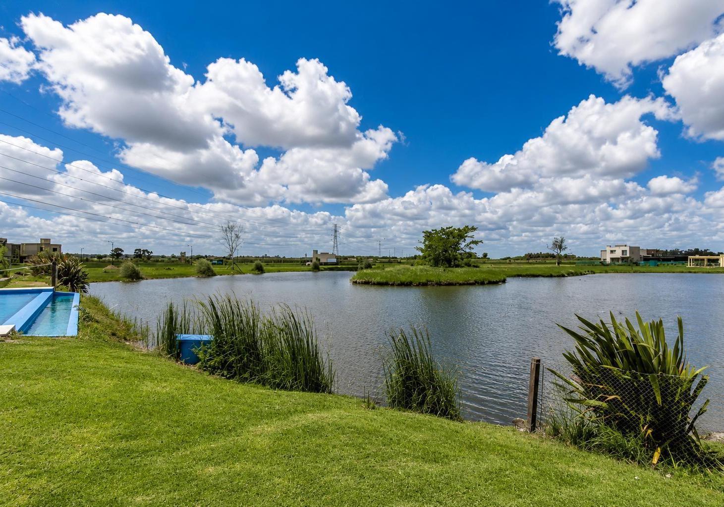 Foto de Terreno en venta en Barrio Laguna Azul, imagen 1