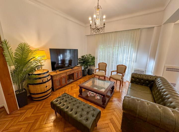 Amplio Departamento Estilo Frances en Recoleta 5