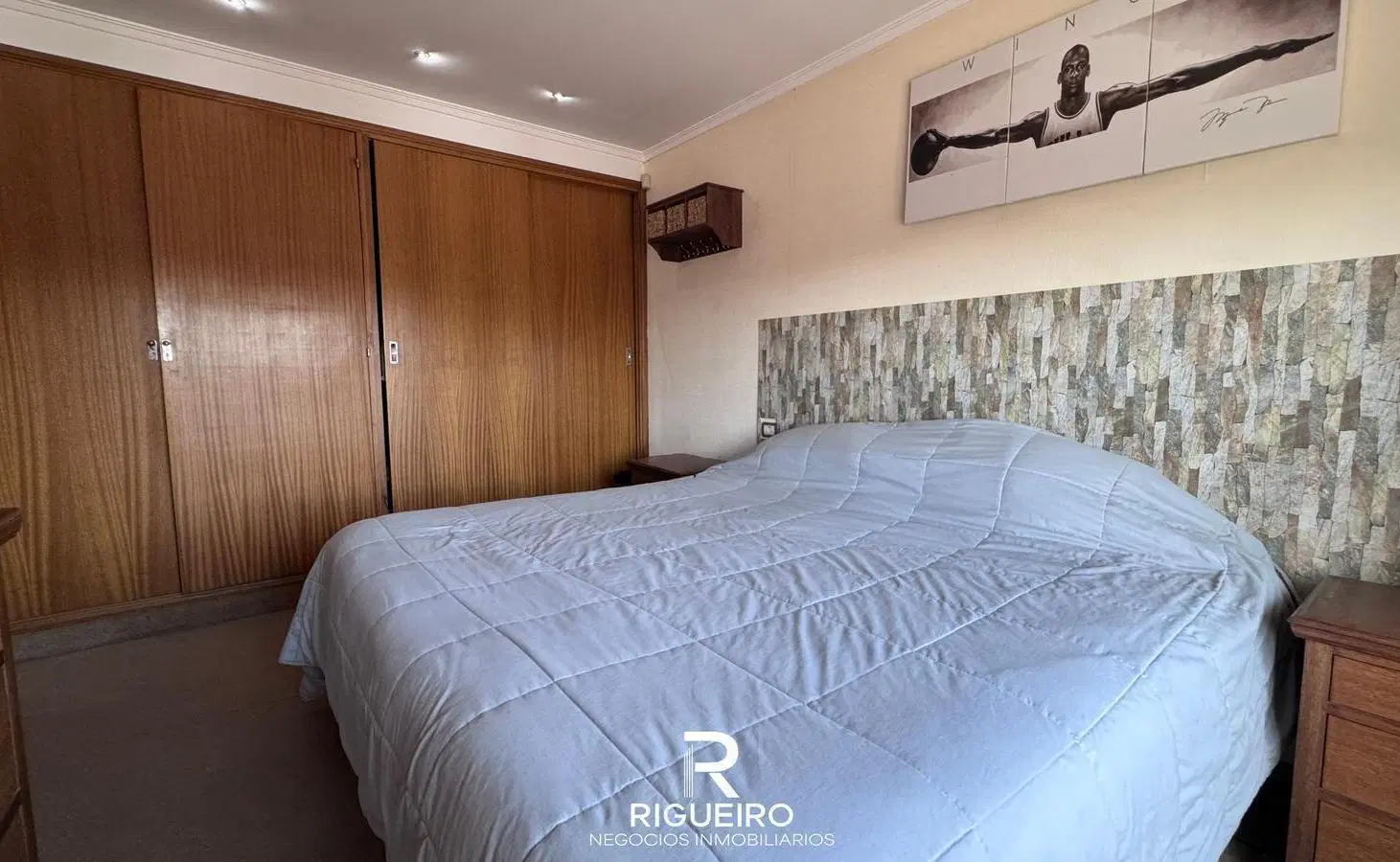 CASA 4 AMBIENTES - NUEVE DE JULIO - CON QUINCHO Y 2 LOCALES EN PLANTA BAJA LISTOS PARA ALQUILAR 2
