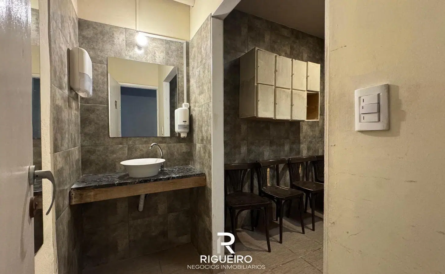 LOCAL COMERCIAL CON POTENCIAL DE AMPLIACIÓN EN ALTURA – NUEVA POMPEYA - PATIO AL FONDO 3