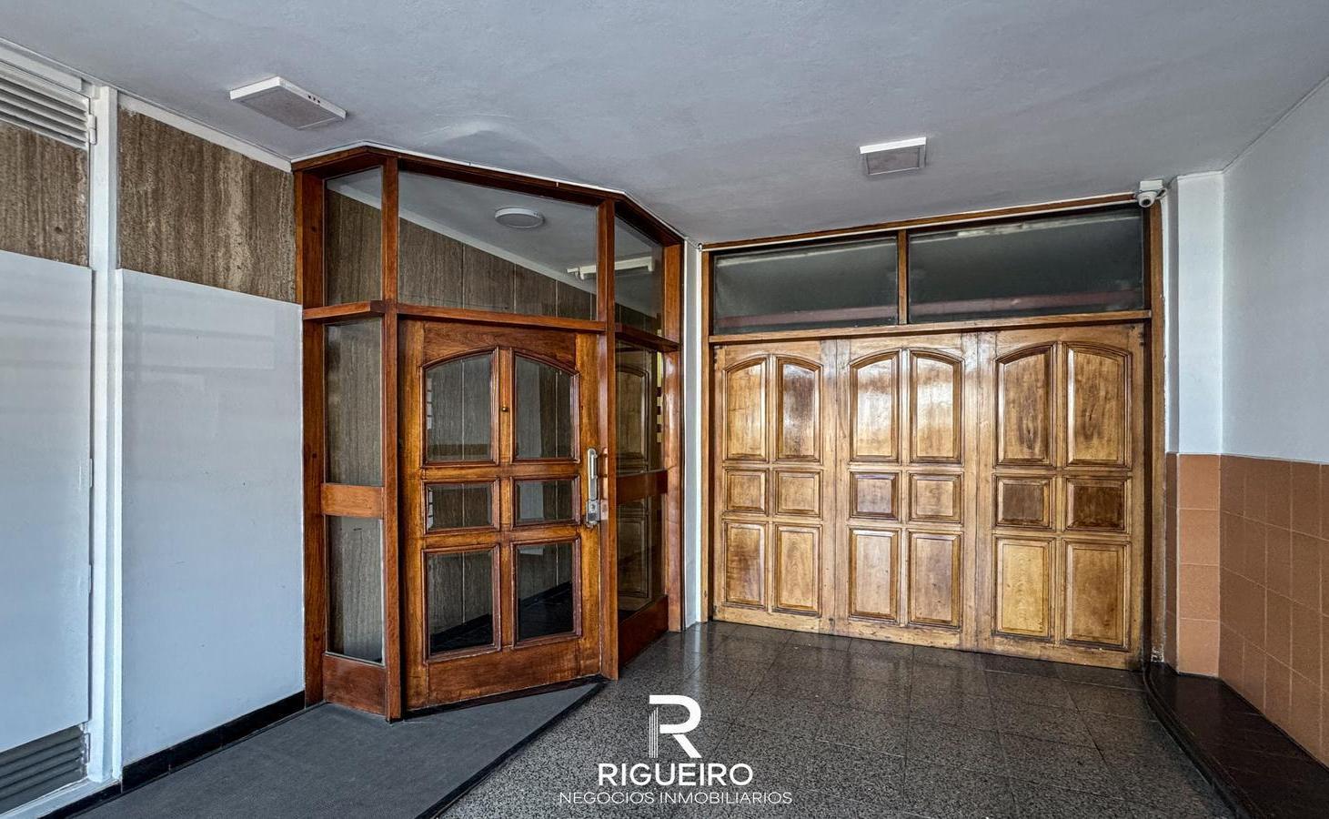 Foto de DEPARTAMENTO 2 AMBIENTES - LA PERLA - LUMINOSO Y EXCELENTE PARA, imagen 3