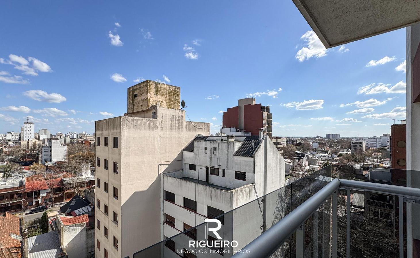 Foto de DEPARTAMENTO 2 AMBIENTES DE CATEGORÍA COMPLETAMENTE AMOBLADO – LA PERLA, imagen 3