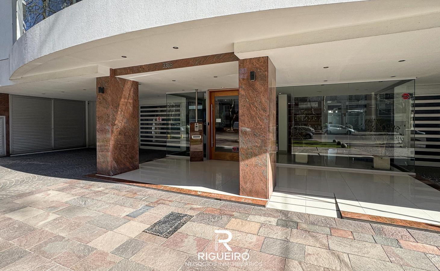 Foto de DEPARTAMENTO 2 AMBIENTES DE CATEGORÍA COMPLETAMENTE AMOBLADO – LA PERLA, imagen 2