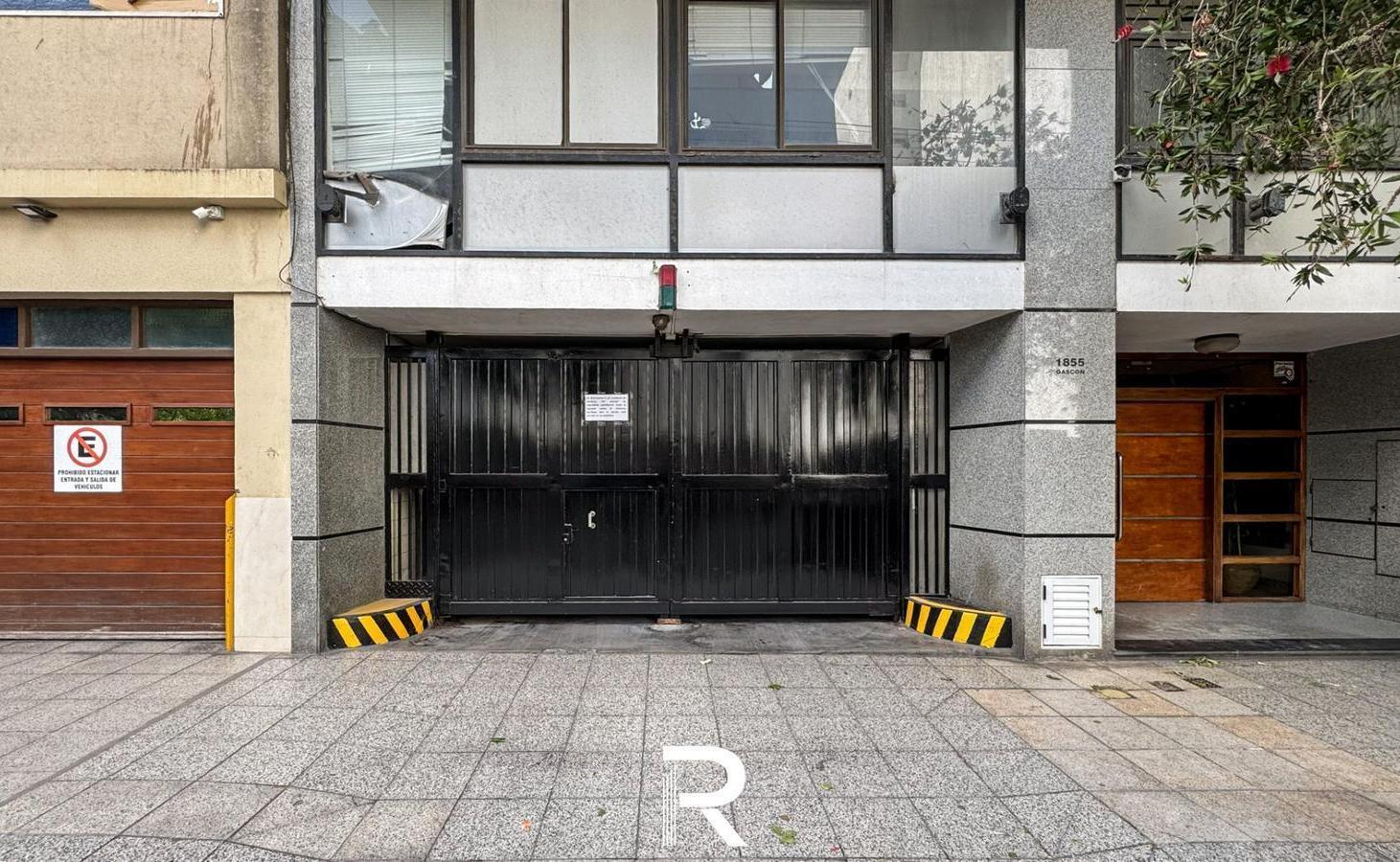 Foto de DEPARTAMENTO 2 AMBIENTES - PLAZA COLÓN - EXCELENTE COMO INVERSIÓN PARA, imagen 2