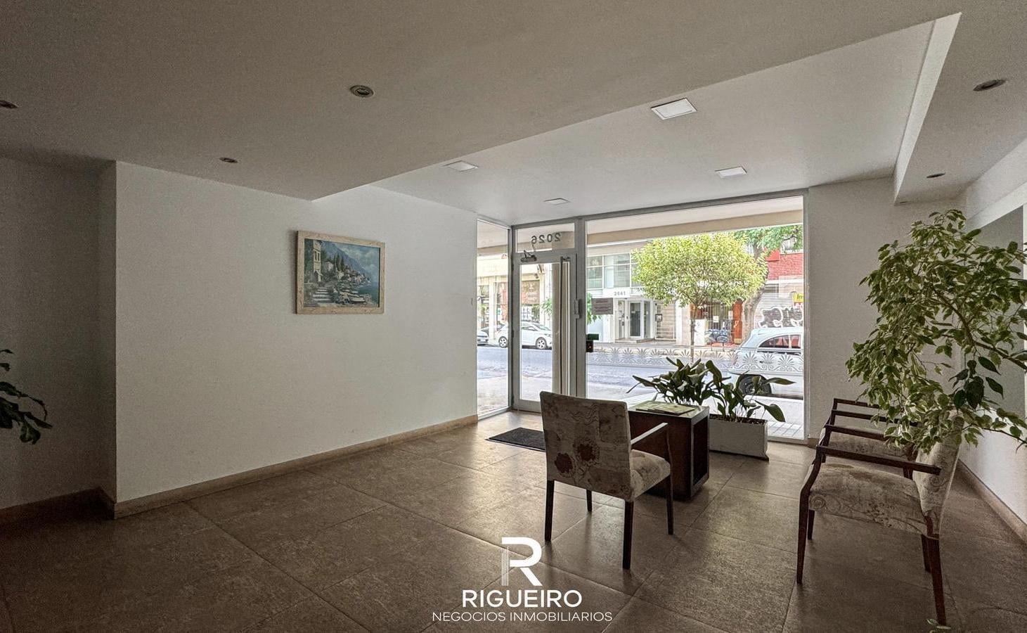 Foto de DEPARTAMENTO 2 AMBIENTES - CENTRO - CON COCHERA, PUERTA BLINDADA Y, imagen 3