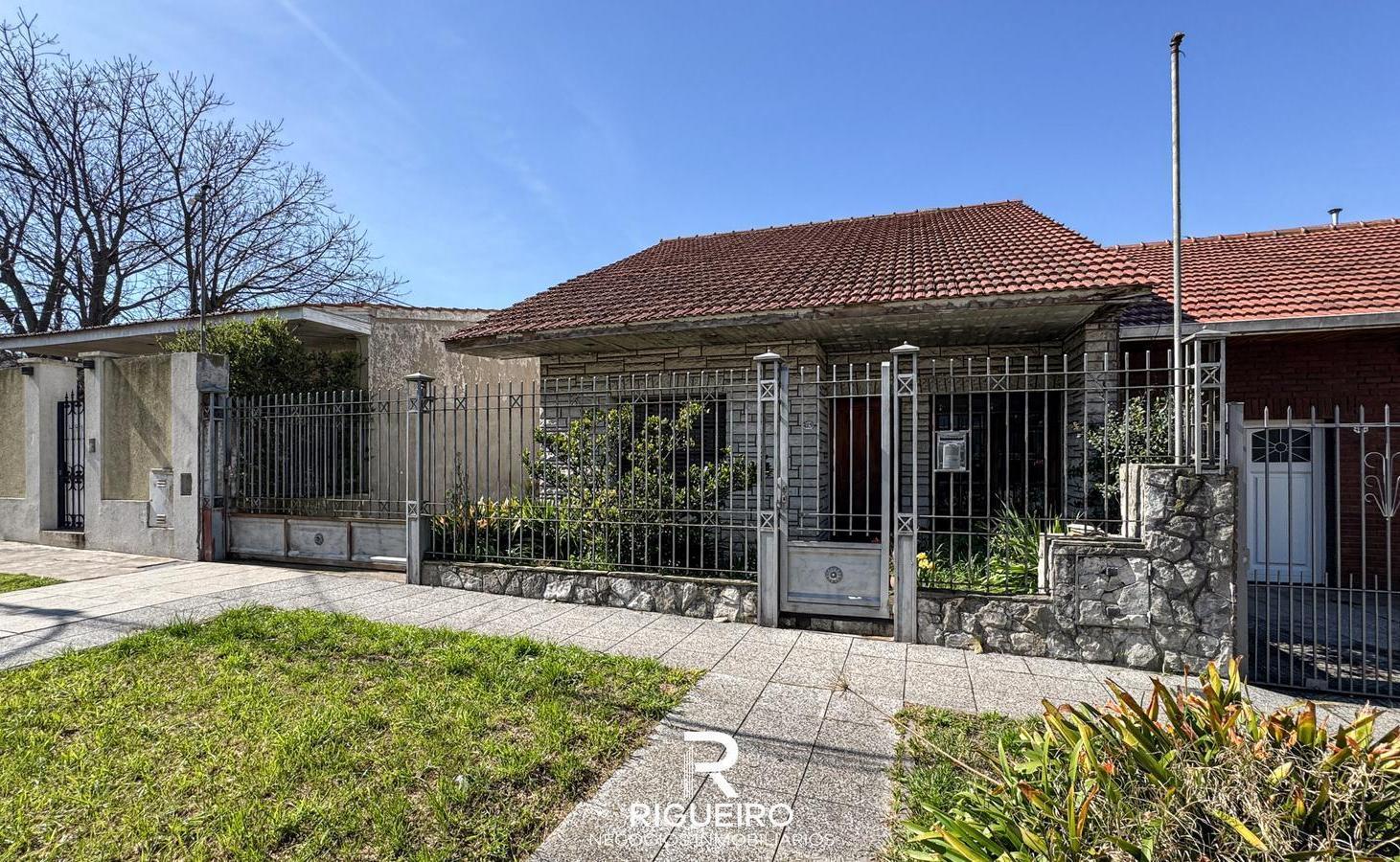 CHALET 3 AMBIENTES CON QUINCHO Y PATIO – BARRIO SAN JOSÉ
