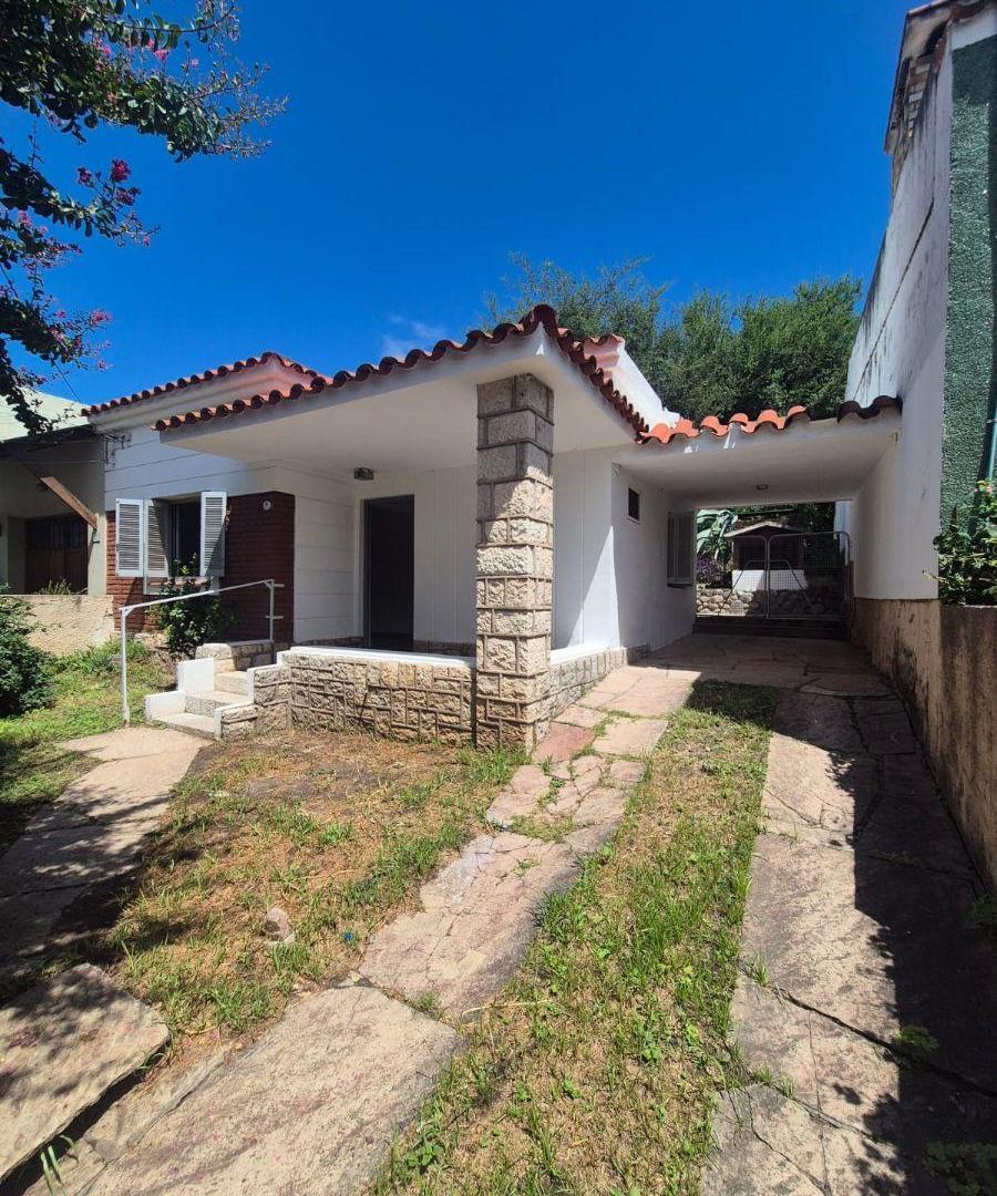 Scoppa Inmobiliaria Alquila Casa 2 Dorm con gran patio y parrilla
