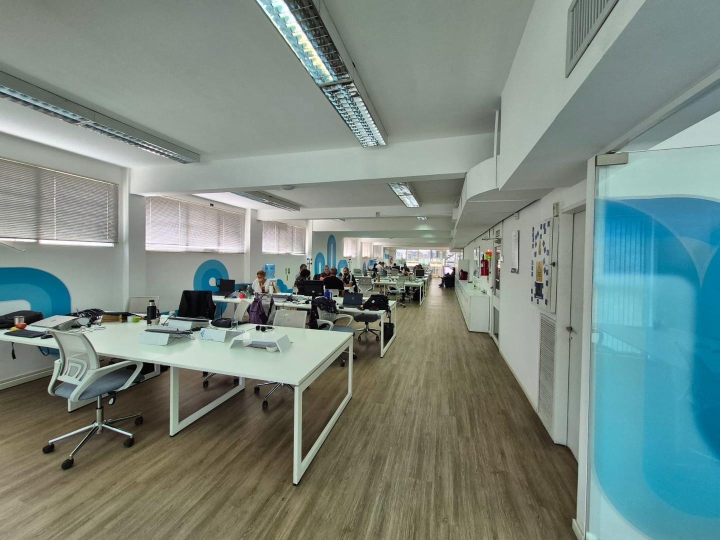 Edificio Corporativo Venta plantas libres  Dist. Audiovisual