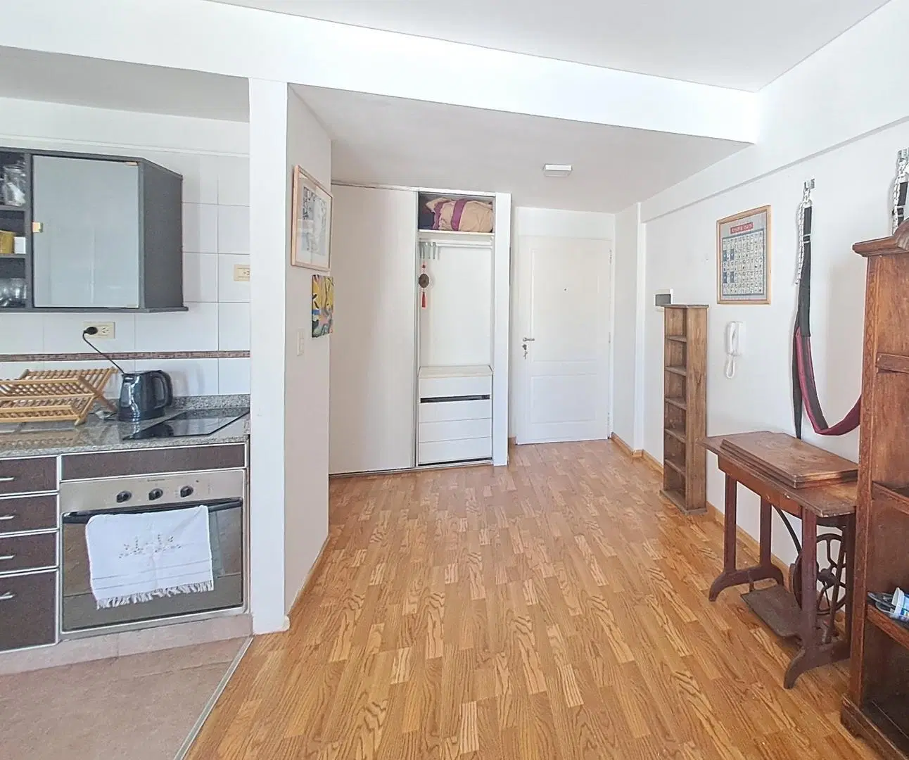 Alquiler Departamento Monoambiente con balcón 3