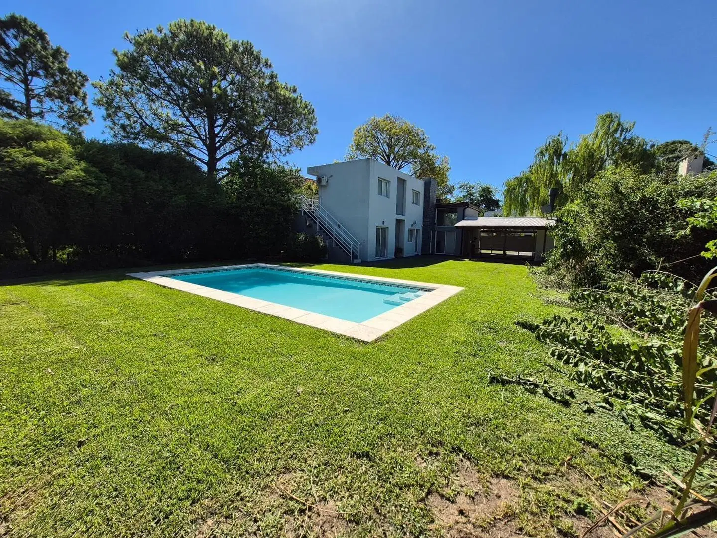 Venta Casa 4 ambientes con piscina Barrio Privado El Aromo 3