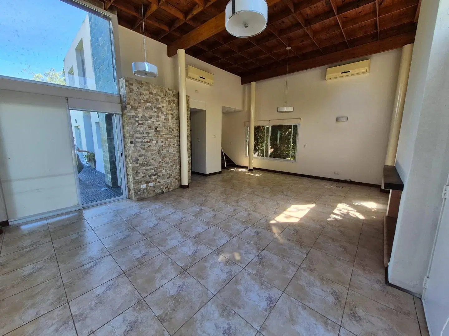 Venta Casa 4 ambientes con piscina Barrio Privado El Aromo 4