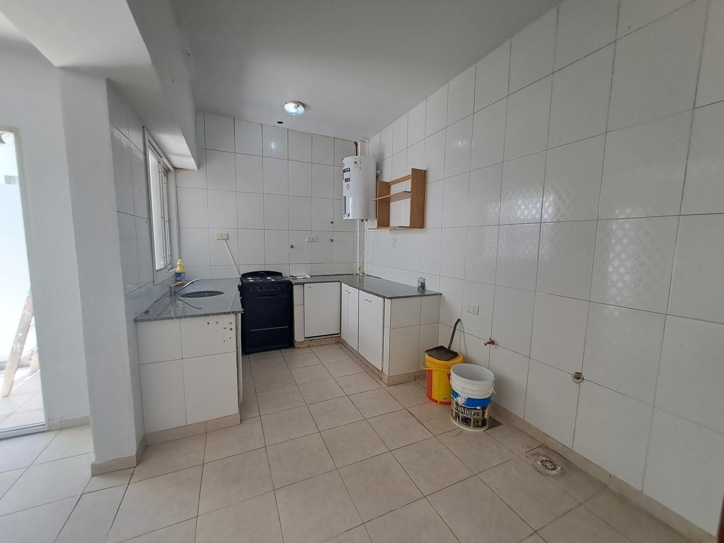 Foto de Alquiler PH 2 ambientes con patio en Saavedra, imagen 2