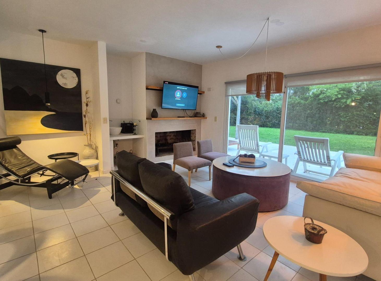 Foto de Alquiler Casa 5 ambientes con piscina Barrio Privado, imagen 3