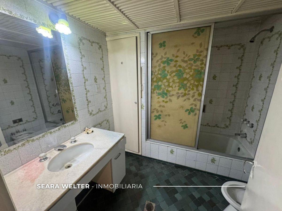 Foto de Casa en Venta 3 Dorm. 2 Cocheras y Patio Amplio en El Corazon de Barrio, imagen 5