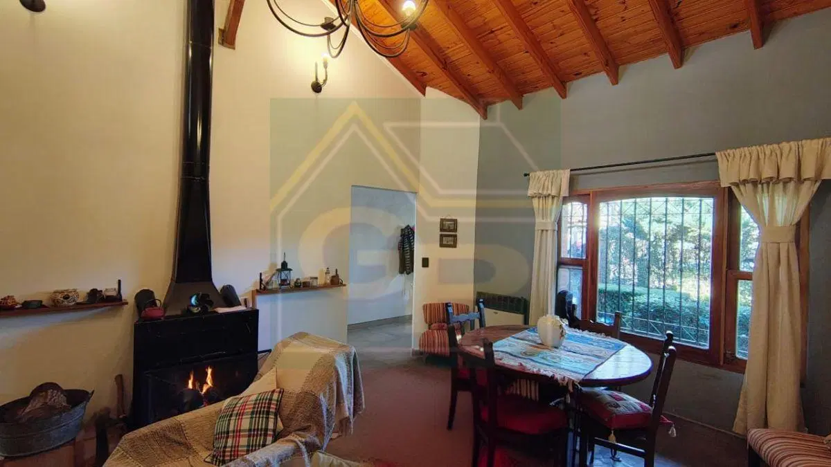 VENTA DE CASA CON PARQUE Y PILETA EN EZEIZA 3