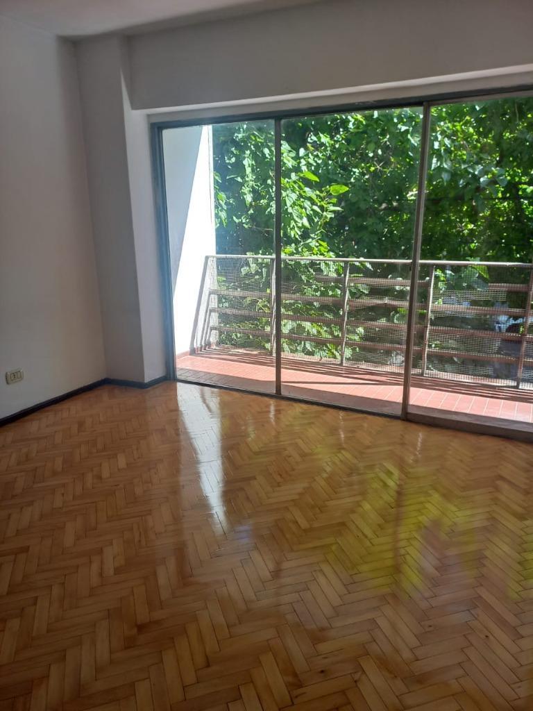 Venta de Semipiso Sobre Av Colon de Ciudad 5
