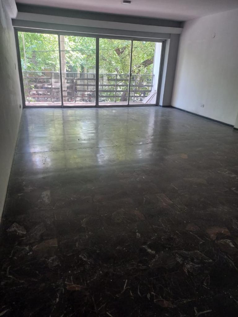 Venta de Semipiso Sobre Av Colon de Ciudad 3